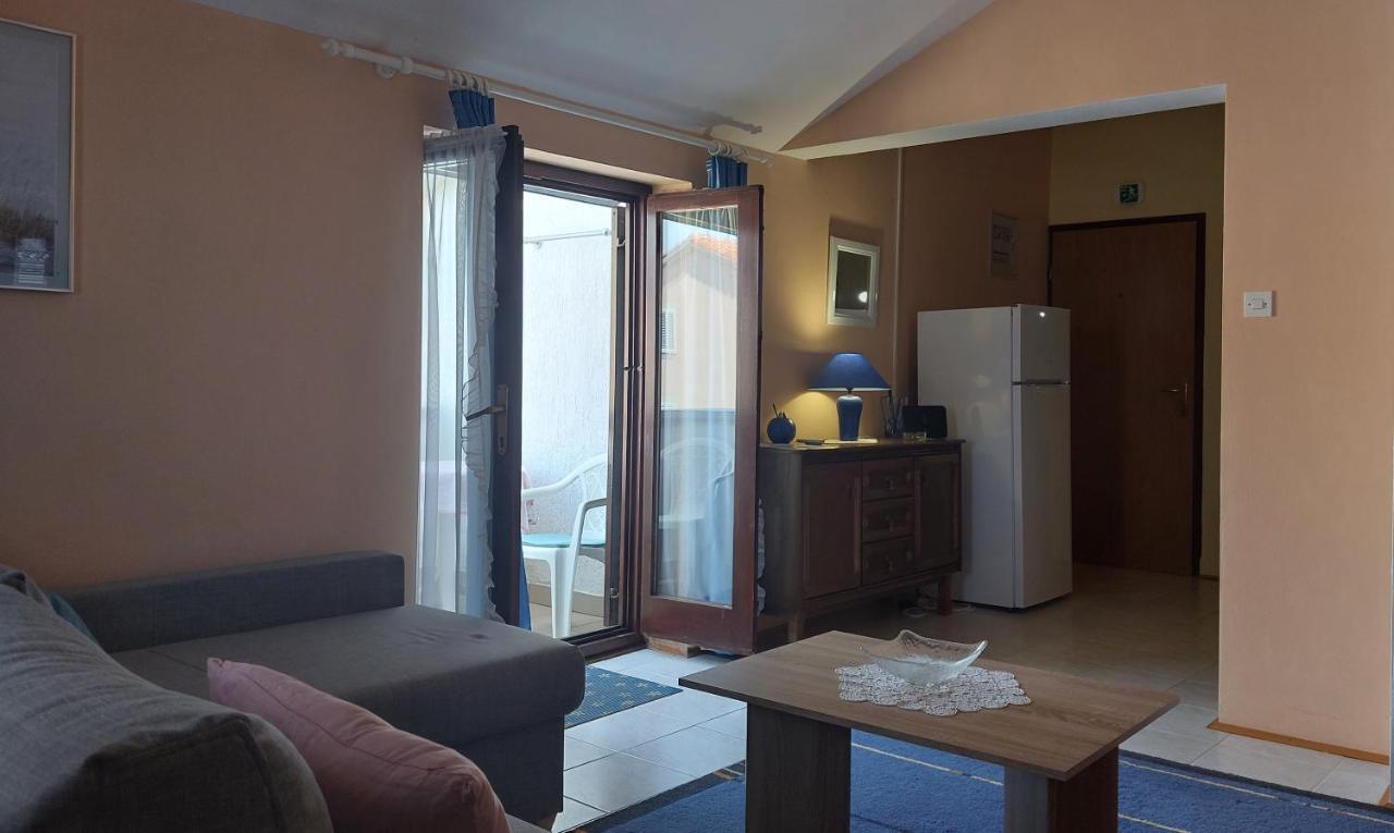 Apartman Lorenca Apartment Крес Екстериор снимка