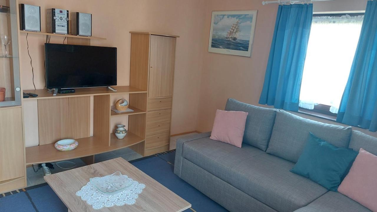 Apartman Lorenca Apartment Крес Екстериор снимка